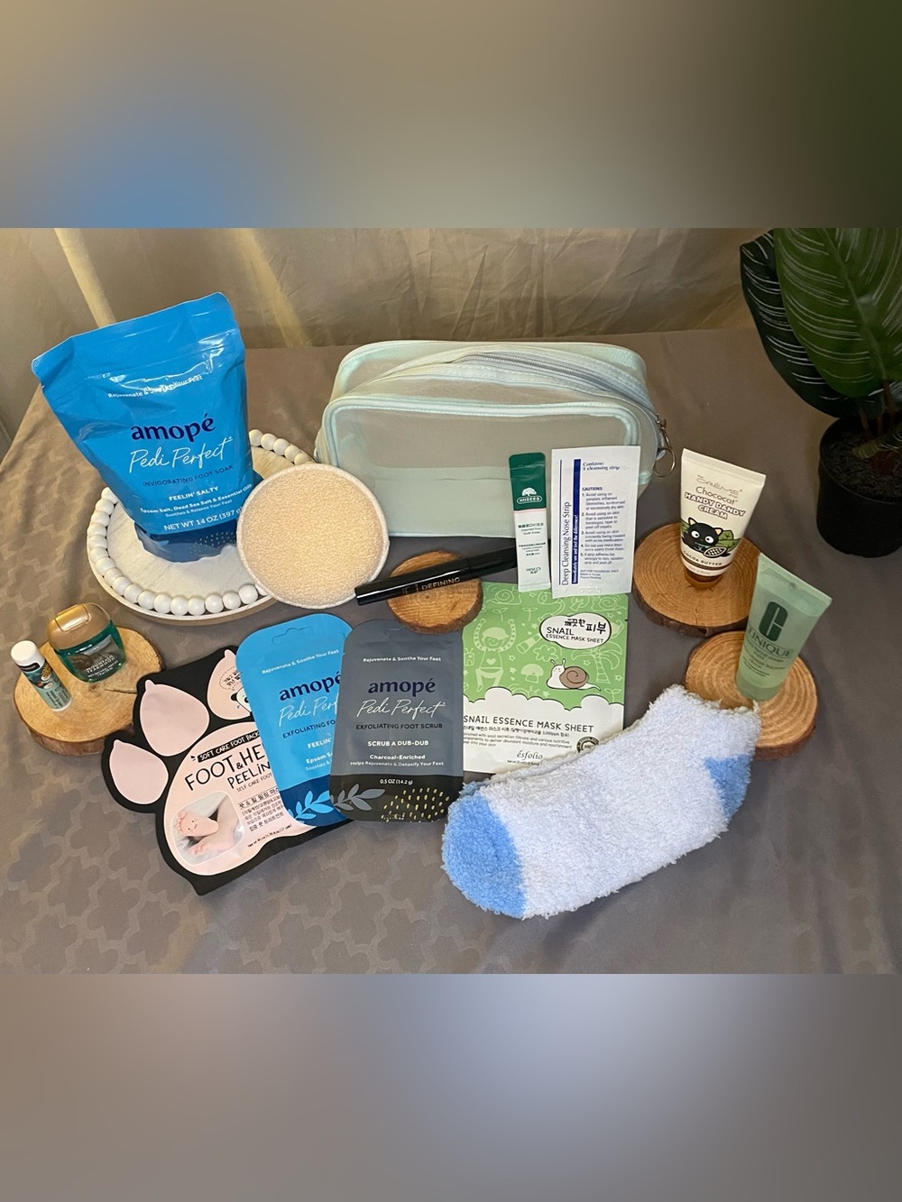 Amope, Clinique, Nicole Miller, Neutrogena, B&BW, Face & Foot Skincare Set
